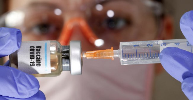 Ann 14 gn arayla yaplacann aklanmasna ramen sonrasnda bu srenin 28 gne karlmas kamuoyunda tartmalara sebep olmutu. Sebebinin, ann ilk dozu ile ikinci dozu arasndaki srenin uzun olmasnn, antikor orannn artmas eklinde aklanmt.