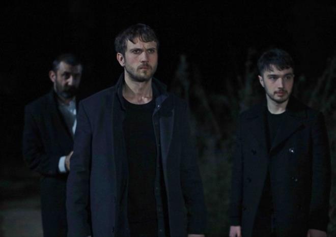 Bylece ukur'da Cengiz Erdenet roln oynayan nl oyuncu Mustafa Avkran da 111. blmde diziye veda etti.