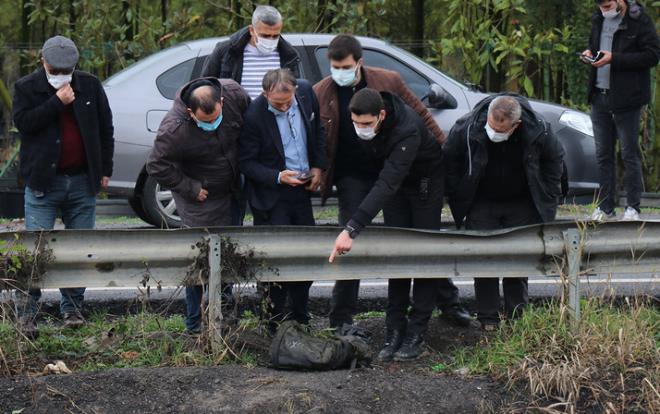 Sakarya?nn Serdivan ilesinde dn akam derede bir anta ierisinde bulunan et ve kemik paralar yaplan inceleme sonrasnda insana ait olduu belirlendi. Blgede geni apl inceleme balatan ekipler tarafndan yeni bir anta bulundu. Harekete geen ekipler, antay incelemek iin alma balatt.