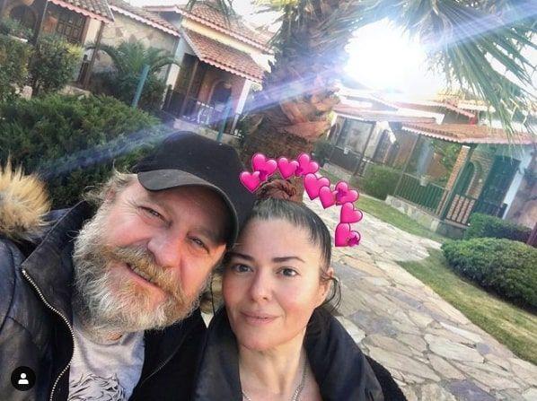 Levent Sln: Sinema ve dizi film oyuncusu, seslendirme sanats. 8 Kasm 1975, stanbul doumlu. Sanat hayatna 1995 ylnda iek Taksi dizisiyle balad.