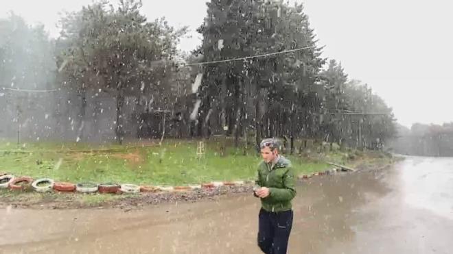 Kartal, Sancaktepe, Sultanbeyli ilelerinde etkili olan kar zaman zaman lapa lapa yad.