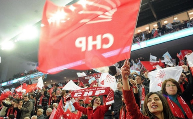 CHP?nin ye says dt  <br>  Ana muhalefet partisi CHP?nin de ye saylarnda geride kalan iki ayda azalma meydana geldi. Kasm 2020?de 1 milyon 252 bin 905 yesi bulunan CHP?de bu rakam 2 bin 270 azalmayla toplam 1 milyon 250 bin 635?te kald.