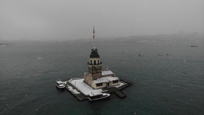 te yandan Kz Kulesi'nin yaan karla oluan masals gzellii ise havadan grntlendi.