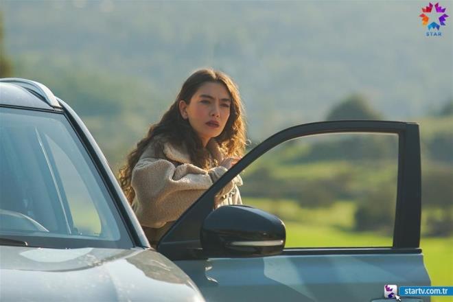 Rapor almt: Geirgen barsak sendromu hastalna yakalanan Atagl, bir sre nce Bodrum?da doktora gitmi ve 10 gn rapor almt. Sete zorunlu ara vermek zorunda kalan Atagl'n izni doktorlarn karar ile 26 gne kartld.