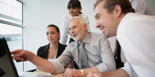 4.  Gelitirme ve Sat Uzmanlar<br>  Bu rolleri ie alma 2020 ve 2019 arasnda % 45'ten fazla byd.  Becerileri: Mteri Elde Tutma, Sat Sreci, Takm Oluturma  Eitimi: e alnanlarn% 92'si lisans veya daha yksek bir dereceye sahiptir