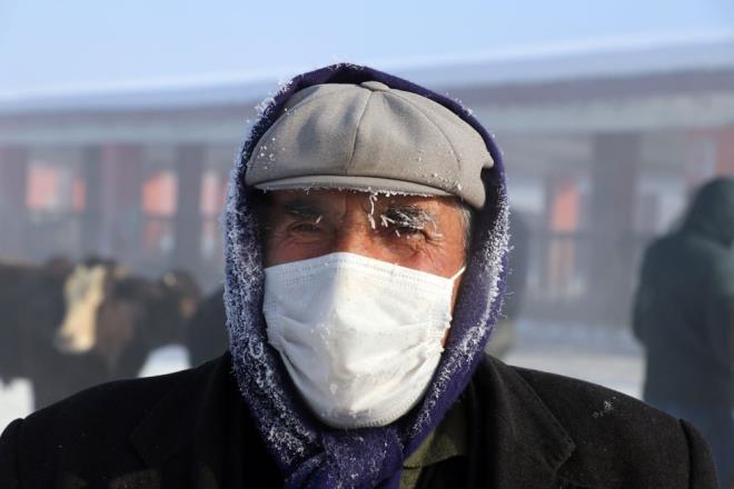 Dou Anadolu'da kar yann etkisini kaybetmesinin ardndan dondurucu souklar balad. Meteorolojiden alnan bilgilere gre, gece en dk hava scakl, Ar'nn Hamur ilesinde lld.