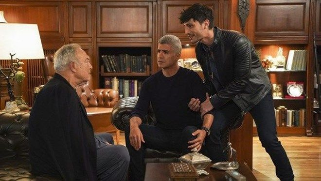 Barollerinde zcan Deniz ve rem Helvacolu?nun yer ald ynetmenliini ahin Altu stlenecei  Star TV'nin iddial dizisi Seni ok Bekledim'de hazrlklarda sona gelindi. Seyirciyi ekrana kilitleyecek dizi balamadan olay oldu.