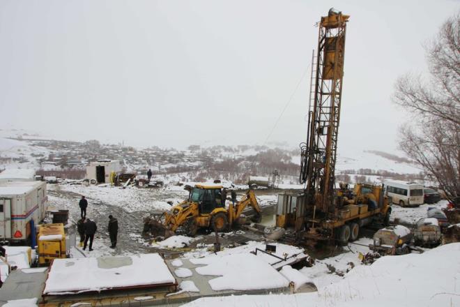 Varto'ya bal Alagz Mahallesi Kaledz mevkisinde, Maden Tetkik ve Arama (MTA) Genel Mdrlnce 4 ay nce sondaj almalarna baland.