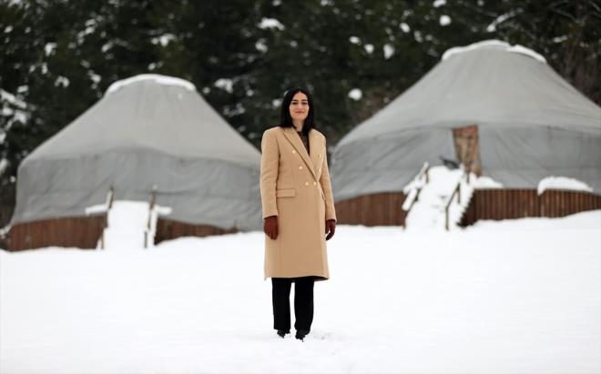 "ZOLE TATL ARAYANLARI KELES LEMZE BEKLYORUZ"    Konuyla ilgili aklama yapan Keles Kaymakam Kbra Teymur, ilenin yaklak 14 bin nfusa sahip olduunu belirtti.