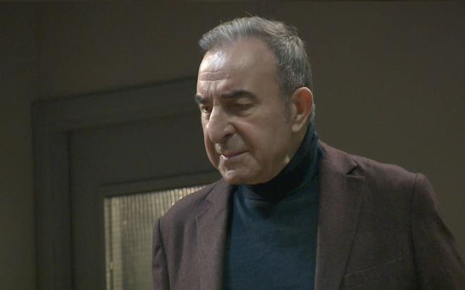 Peki sabrszlkla beklenen heyecan dolu 575. blmde neler olacak, seyirciyi neler bekleyecek birlikte bakalm...      Ekip, Bahar&#8217;a eziyet edip lme terk eden Zafer&#8217;i evinde saklayan &#8220;Amca&#8221; lakapl Servet&#8217;i gzaltna alyor. Servet, her trl kirli ie bulam birisi olarak yeralt dnyasnda nfuslu birisidir. Azndan laf alabilmek imkanszdr. Sorgu srasnda da bu ynn Rza Baba ve Engin Mdr&#8217;e gsterir.