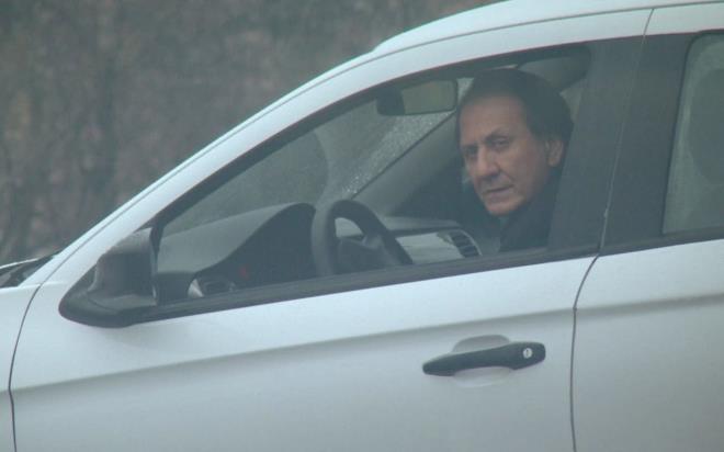 Bu srada Zafer&#8217;i vuran Hakan, savc tarafndan sorgulanr. Hakan, kendisini korumak iin ate ettiini syleyerek davadan aklanmaya almaktadr. Ona bu davada Engin&#8217;in ei Baak avukatlk yapar.    Selin ise, kendisini kaybetmesine neden olan haplar imeye devam eder. Yaad kriz onu sersemletmitir. Doktor tarafndan ila kullanmna dikkat etmesi konusunda ald uyarlar ise, ektii arlar yznden rafa kaldracak derecededir. Mesut&#8217;un bile bu konuda eli, kolu baldr.