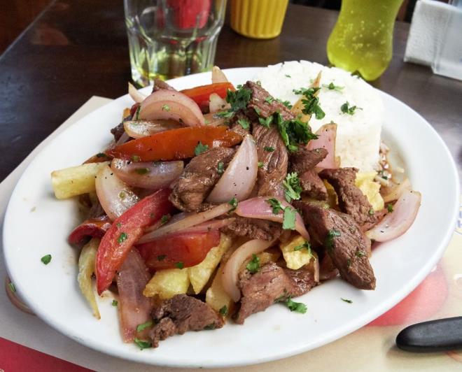 4- Lomo saltado (Sr filetosu), Peru