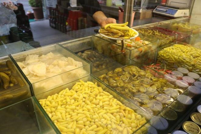 Bayram Ali Aydoan, en ok rekabet gren eitlerin muz, kozalak, balk ve yumurta turusu olduunu belirterek, ayryeten koronavirs tedbirleri kapsamnda turu bardaklarna kapak yaptrdklarn ve o biimde sattklarn syledi.