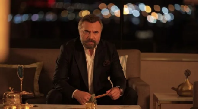 Oktay Kaynarca, Sanem elik, Ozan Akbaba, Yunus Emre Yldrmer, Ali Srmeli, Turgut Tunalp, Emir Benderliolu ve Pelin Akil'in barollerini paylat Ekya Dnyaya Hkmdar Olmaz, dn akam yaymlanan yeni blmyle izleyiciyle bulutu.