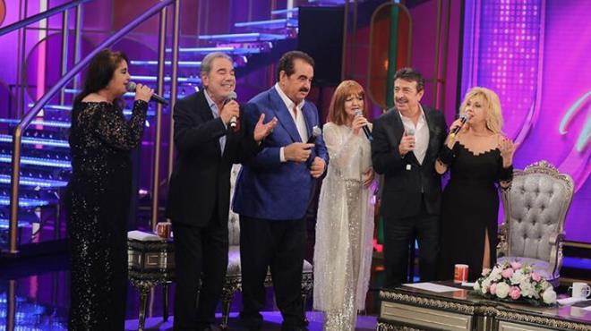 Kamuran Akkor, Glden Karabcek, Aye Mine, Faruk Tnaz ve Ahmet Seluk lkan'n konuk olduu bo Show bu haftaki blmnde seyirciyi memnun etmedi. Geen hafta Blent Sertta blmyle olduka ses getiren bo Show dn akamki blmyle hsrana urad.   <br>  te cumartesi gn reytingleri...