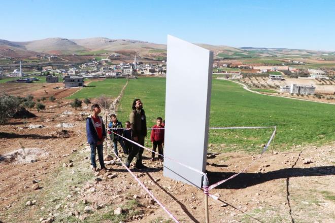 Yapay monolitin ne amala brakldnn ksa sre ierisinde netleeceini gizemli bir durumun sz konusu olmadn ifade eden Sarsu, ?Blgeye turizm asndan katklar sunaca dncesindeyiz. Gbeklitepe yaknnda olmas blgeye ilgiyi arttracaktr. Pandemi ve kstlama sreci olmasna ramen insanlar buraya geliyor. Bu da ilginin yksek olduunu gsteriyor. lerleyen gnlerde monolit ve yaknndaki Gbeklitepe?yi ziyaret edenlerin saysnn artaca dncesindeyim? diye konutu.