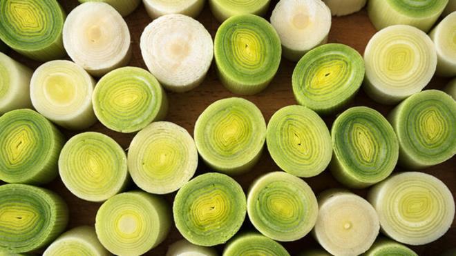 Kaempferol ayn zamanda kan damarlarnz geniletip geveterek dinlenmelerine yardmc olur. Ayrca kalp damar saln tehdit eden homosistein orann da dzenlemeye de yardmcdr.