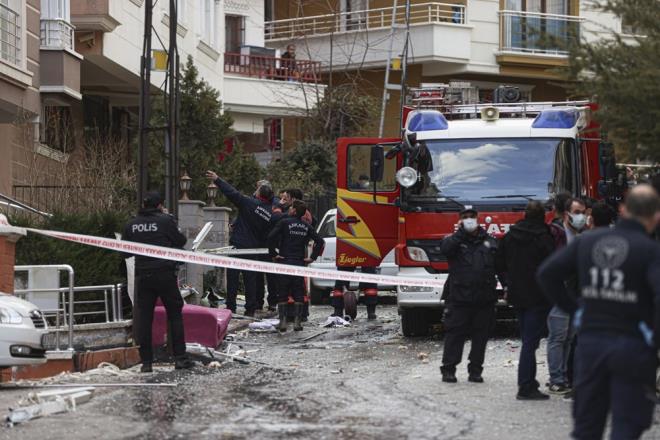 evredekilerin haber vermesi zerine olay yerine ok sayda itfaiye ve polis ekibi geldi.