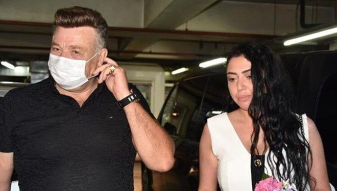 Sosyal medya hesaplarnn ele geirildiini belirten 69 yandaki oyuncu, "Herkes ok dikkatli olsun. Beni tanyan insanlar sakn byle bir eye inanp deme yapmasnlar" dedi.