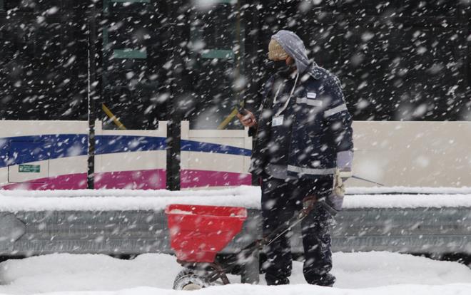 STANBUL iin kar yann gelecei tarih deiti. Pazar gn beklenen kar ya cuma sabahtan balyor. Uzmanlar kar kalnlnn 1 metreyi bulduu 1987 kndaki gibi bir ya bekliyor. te gncellenen Meteoroloji tahmini...