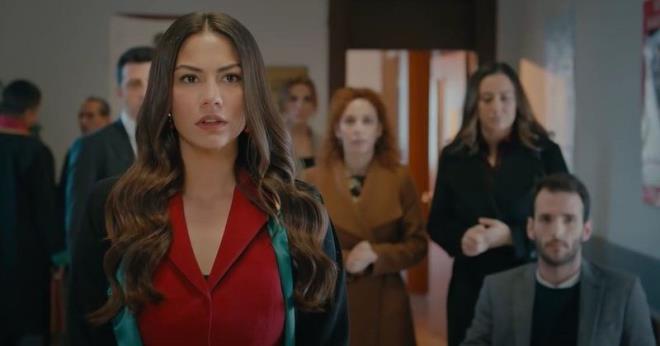 Doduun Ev Kaderindir'e dn akam heyecan doruklara ulamasna ramen reytingler dibe akld. Mehdi'nin (brahim elikkol) kader durumasna kt blmde dizi iin reytingler olduka kt sonuland. nceki haftalarda zirveyi zorlayan dizi son haftalarda de geti.  <br>  te aramba gn reytingleri...