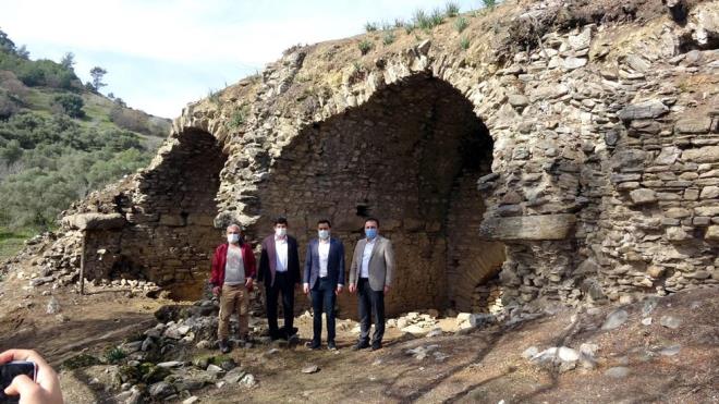 Aydn l Kltr ve Turizm Mdr Umut Tuncer, Nazilli Belediye Bakan Y Partili Krat Engin zcan, Aydn Mze Mdr Abdurbari Yldz ve Mastaura Antik Kenti Kaz Bakan Aydn Adnan ve Menderes niversitesi Arkeoloji Blm Dr. retim yesi Sedat Akkurnaz, alanda incelemelerde bulunarak, gazetecilere bilgi verdi.