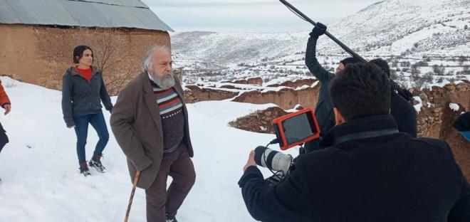 Sinema ynetmeni ve senaryo yazar da olan Ate, yeni projelerde oyuncu, ynetmen, senarist olarak yer almaya devam ediyordu.