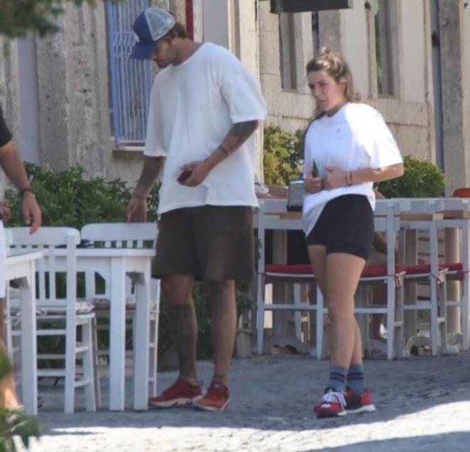 "Yarmada Cemal Can ile sk bir dostluunuz olutu. Yarma sonras aranzn bozulduuna dair birok haber kt. Yarmada kalan bir dostluk muydu bu? Gerek hayata dnnce devam edemediniz mi?" sorusu zerine ise survivor Nisa yle konutu: "Cemal Can, adada en yakn olduum kiiydi. Her eyi konuuyorduk, her eyi beraber yapardk. Oradaki psikoloji farkl. Adada Cemal Can?n iindeki gerek Cemal ortaya kt..."