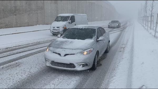 Mart ay nasl geecek?  <br>  Mart serin veya souk geecek veya az yal, ok yal geecek gibi tahminler yaplabilir. Yoksa 15 gn sonra kar geliyor demek biraz falcla giriyor. nmzdeki ubat sonunda, mart banda kar olur mu olmaz m yaklatka bakmak lazm" aklamasnda bulundu.