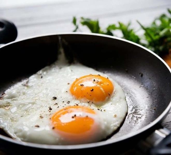 Dnya genelinde yaplan geni kapsaml aratrmalar kandaki kolesterol dzeyi ile koroner kalp hastalklar arasnda bir ilikinin olduunu, kan kolesterol yksek olan kiilerin kolesterol dzeylerinin tedavi ile drlerek kalp hastal riskinin azaldn ispatlyor.