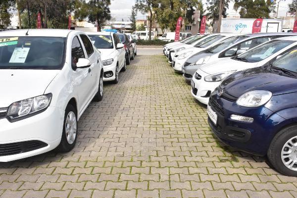 Yeni modellerin piyasaya girmesi ve cazip kampanyalarn balamas ile ikinci el piyasasndaki hareketlilik durdu. Bu da ikinci el otomobil almak isteyenlerin cazip fiyatlarda ara bulmasna olanak salad.