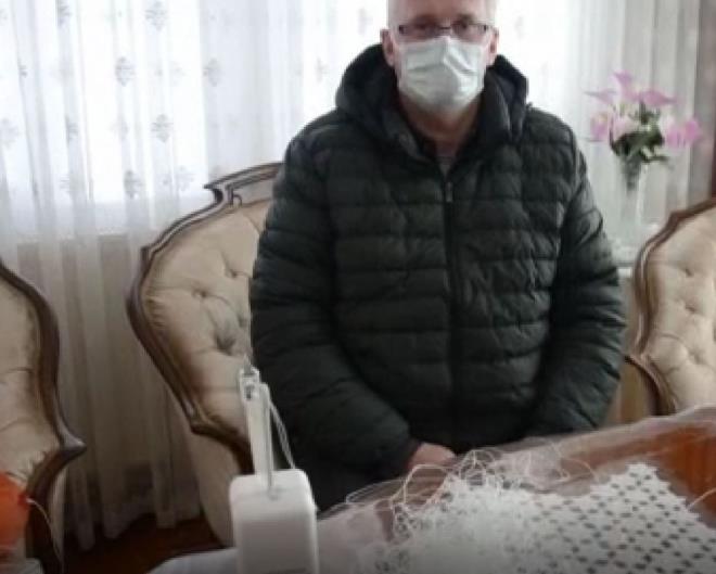 Cihazn atmosferin gncel durumu hakknda bilgi almak iin kullanlan gzlem balonuna takl olarak bulan ve istenildii taktirde teslim edeceini ifade eden Arslan, 'Sosyal medyaya aletin resimlerini attm ve bana yetkililerin ulamasn istedim ancak meteorolojiden bana u ana kadar dn yapan olmad.' eklinde konutu.