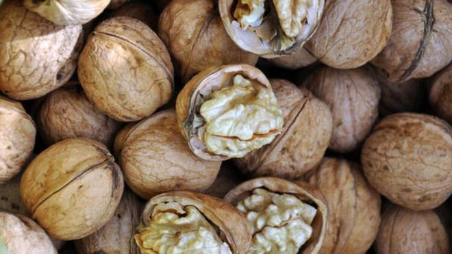 Ayrca ceviz, serotonin seviyelerini ykselten ya asitleri bakmndan zengindir ve daha hzl uykuya dalmanza yardmc olur.