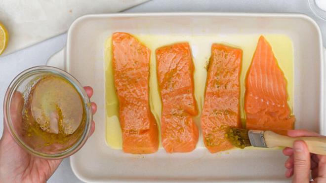 Yal balklar arasnda somon, omega 3 ya asitleri ve D vitamini bakmndan zengindir. Bu iki vitamin uykusuzluk tedavisinde olduka faydaldr. nk daha fazla serotonin retmeye yardmc olurlar.