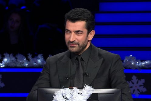 Milliyet gazetesinin yazar Sina Kololu sevilen yarma Kim Milyoner Olmak ster ile ilgili kt haberi aklad.