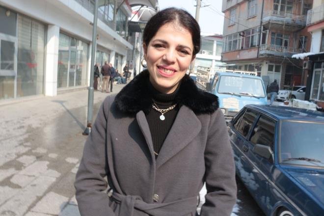 ''BYK BYK DEDEM TRABZON EYALET'NN VALSYD''  Aslen Trabzonlu olan ve Balkesir?de ikamet eden efika Seray nc, byk byk dedesi nczade mer Paa?dan kendilerine 700 yllk kale kaldn belirterek, unlar syledi: