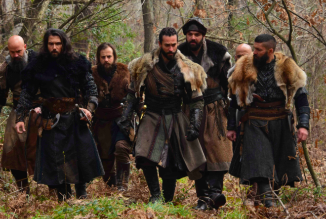 Medya kulislerinde dolaan iddiaya gre Uyan Byk Seluklu dizisine ukur'da Ark Bke Erdenet karakterine hayat veren baarl oyuncu Bar Ardu geliyor.