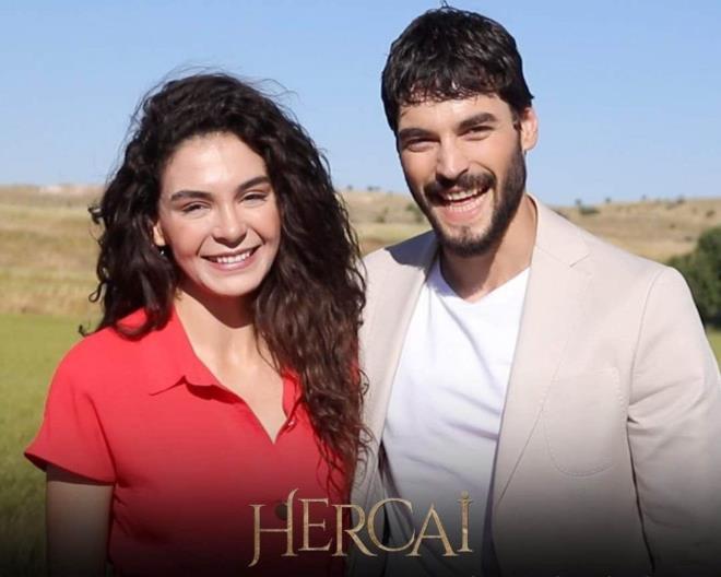 Televizyon ekranlarnda yepyeni yapmlar yer alrken reytingde d yaayanlar artk finale doru yuvarlanmakta... ATV'nin Hercai dizisi de ilk gnk reytinglerini artk yakalayamyor. Durum byle olunca final iddialar dilden dile dolanmaya balad.