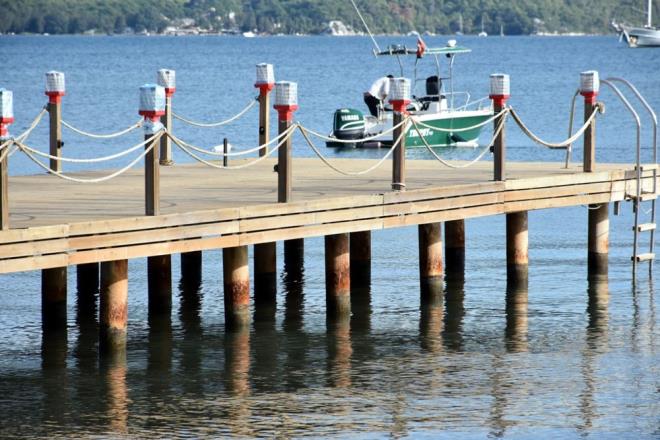 Scaklklardaki ykselie dikkat eken Beyaz, "K aylarnda bahar ve yaz mevsimleri yaamaktayz. Alak basn olduu iin kasm sonu ile mart aras bu ekilmeleri ok daha net gryoruz. Bu ekilmeler deprem veya tsunami gibi belirtiler deildir. Marmaris'in jeofizik yaps farkl olduu iin her yl bu ekilmeleri greceiz. le halk deprem olacak endiesi yaamasn, korkmasna gerek yok, tamamen doal bir durum" ifadelerini kulland.