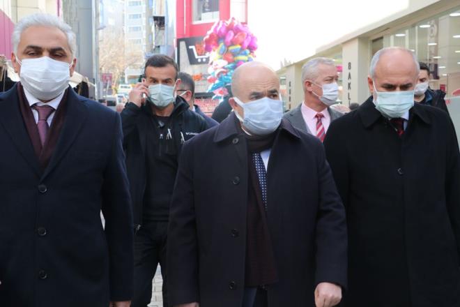 ''ALELERN BR ARAYA GELMES ETKLYOR''  Samsun Valisi Zlkif Dal da bugn Mecidiye Caddesi'nde yaplan denetimleri yerinde inceledi.