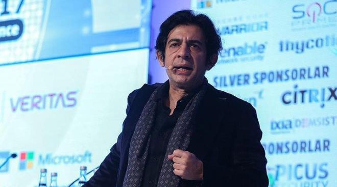 Savclk, yrtlen soruma neticesinde Okan Baylgen'in de hakaret ierikli 'geri zekal' cmlesini kullandn kabul etmesi sonucunda sz konusu szcn kiilik haklarn zedeleyecek boyutta olmas nedeniyle 'Sesli Yazl veya Grntl Bir leti ile Hakaret' suunu ilediine kanaat getirmi ve Baylgen hakknda 2 yl 4 ay hapis istemiyle iddianame dzenlemi durumda.