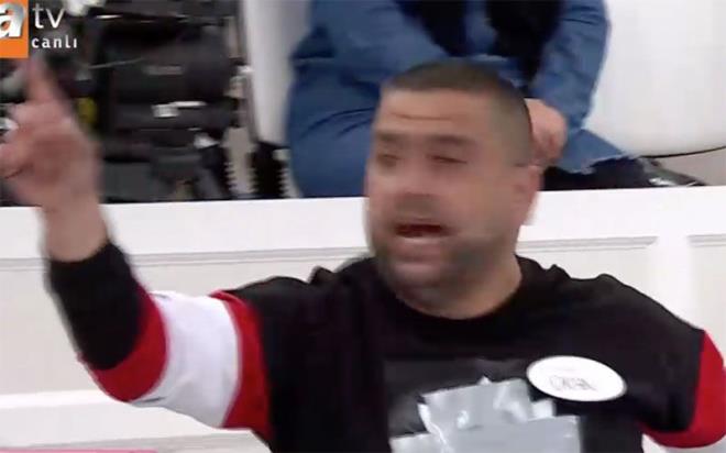 12 ubat 2021 tarihinde zlem Glba, 5.5 yandaki ocuunu da alarak kuzeni Alper Vural ile kat. Karsn bulamayan koca Okan Glba soluu Esra Erol'da ald. nl sunucu aratrmalar sonucunda zlem Glba'n bulup canl yayna kartt.