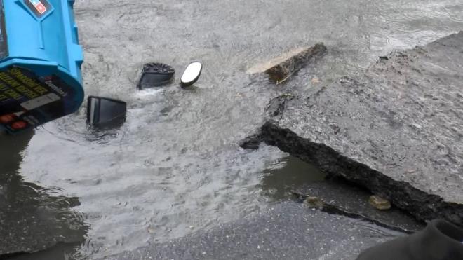 Motorcunun yardmna evredekiler kotu.