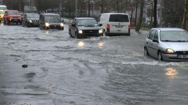 YOL GLE DND  Ara srcleri gle dnen yol nedeniyle zor anlar yaad.