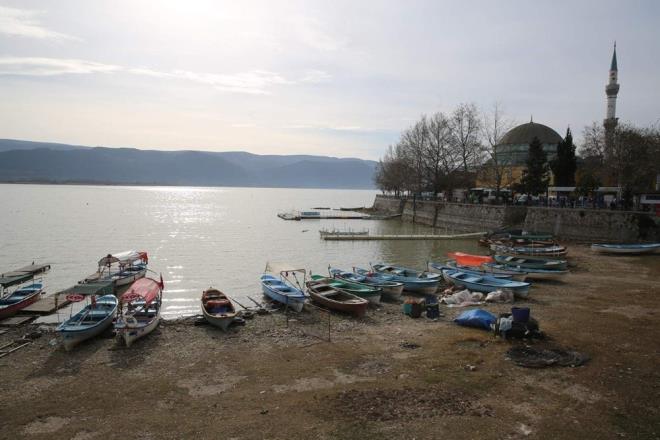 Glyaz sakinleri balkln tehlikeye girdiini, iki mahalle arasnda bulunan kprnn altnn sularla kapl olmas gerekirken, karaya dntn belirtmilerdi.