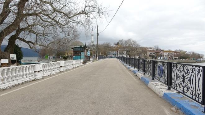 8 Ocak'ta kaydedilen grntlerde kuraklk arpc bir ekilde gzler nne serilmiti. Tatl su balkl ile geinen mahalle sakinleri, bu aylarda 3-4 metre olmas gereken sularn 1 metrede kaldn ifade etmilerdi.