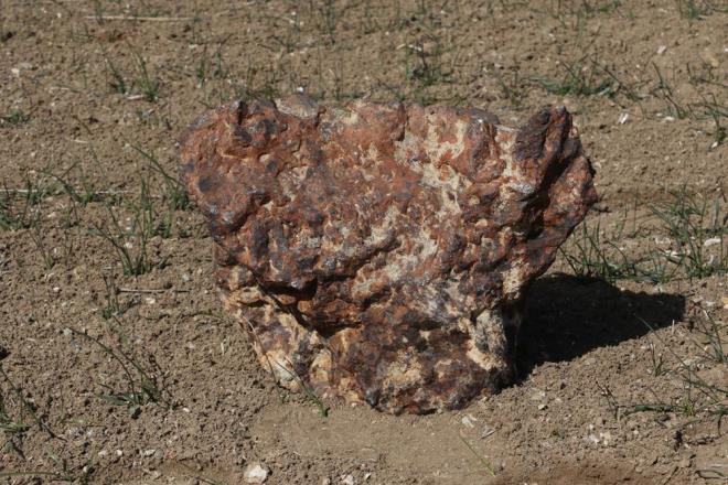 Son olarak Amerika'daki bir alc Ylmaz ile iletiime geti. Ylmaz, 4 bin yllk gk tan Amerika'daki alcya 180 bin dolar karlnda sat iin anlat.  Gk tann Amerika'ya gnderileceini, orada yaplacak test ve analiz sonularna gre sat ileminin tamamlanaca belirtildi.