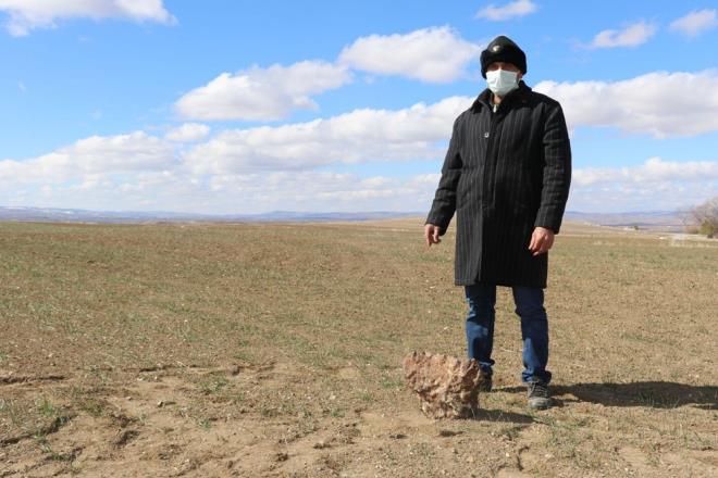 Bu srada Mutlu Ylmaz en az 4 bin yllk olduu tahmin edilen gktan satla kard. 2 yl ierisinde verilen teklifleri miktarn az bularak kabul etmedi.