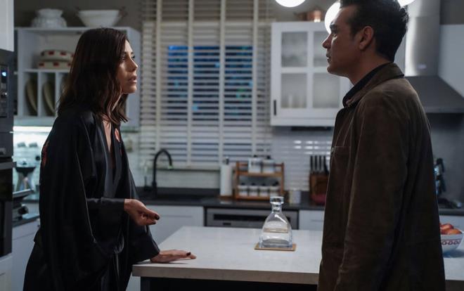 Perembe akamlar Kanal D ekranlarnda yaynlanan ve barollerinde Caner Cindoruk ve Cansu Dere gibi isimlerin olduu dizi dn akam 20. blm ile ekrana geldi. Soluksuz izlenen dizinin 21. blm fragman merakla beklenirken diziye veda edecek bir oyuncu daha ortaya kt.   <br>  byk heyecanla beklenirken sosyal medyada yaylan ayrlk iddias ise gndem oldu.