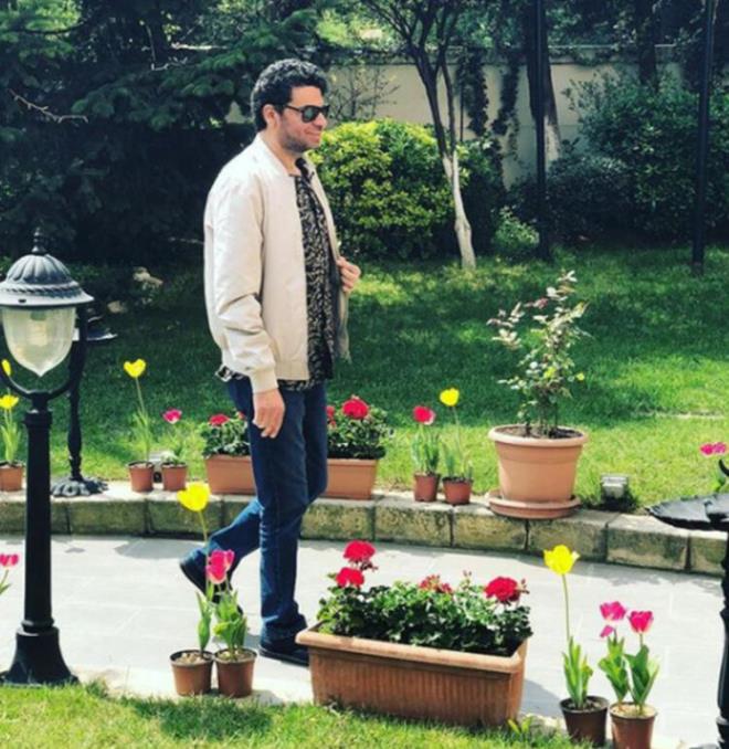 Tayan iin, acil olarak bbrek ve karacier nakline ihtiya olduu tespit edildi. Donr bekleyen nl sanatnn sosyal medya hesabndan yaplan son paylam ise sevenlerini bir nebze olsun mutlu etti.